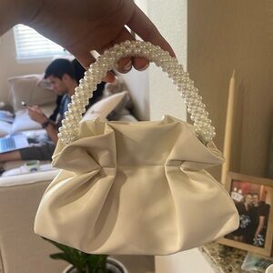 Small pearl detail purse